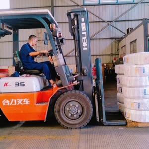 在強臺風(fēng)“山竹”的到來，縱覽線纜集團支援南方電網(wǎng)抗風(fēng)救災(zāi)提供物資 ... ...