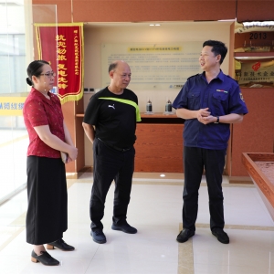 廣西機構(gòu)編制委員會辦公室綜合處顏粉玲調(diào)研員就校企合作、企業(yè)用工情況到我司調(diào)研 ... ...